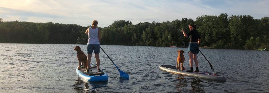 Stand Up Paddling mit Hund